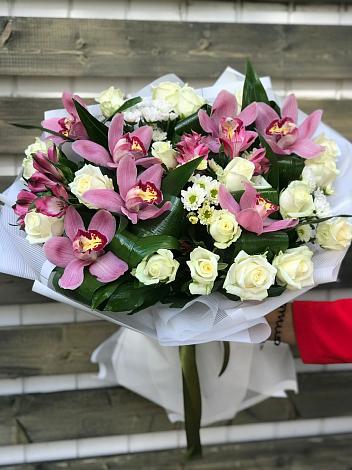 Букет цветов из: Розы и Хризантемы в Подтёсово