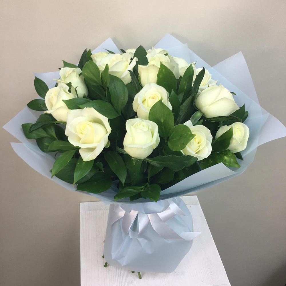 Букет 15 Белых роз Проуд в Подтёсово