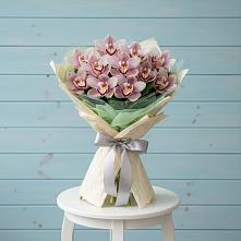 Букет цветов из:  Орхидеи и Розы в Подтёсово