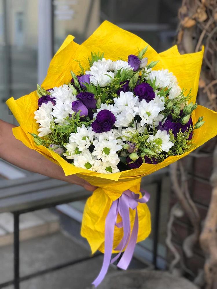 Букет цветов из: Ирисы, Хризантемы и Ромашки в Подтёсово