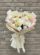 Букет цветов из:  Гвоздики, Розы, Лизиантусы и Хризантемы в Подтёсово