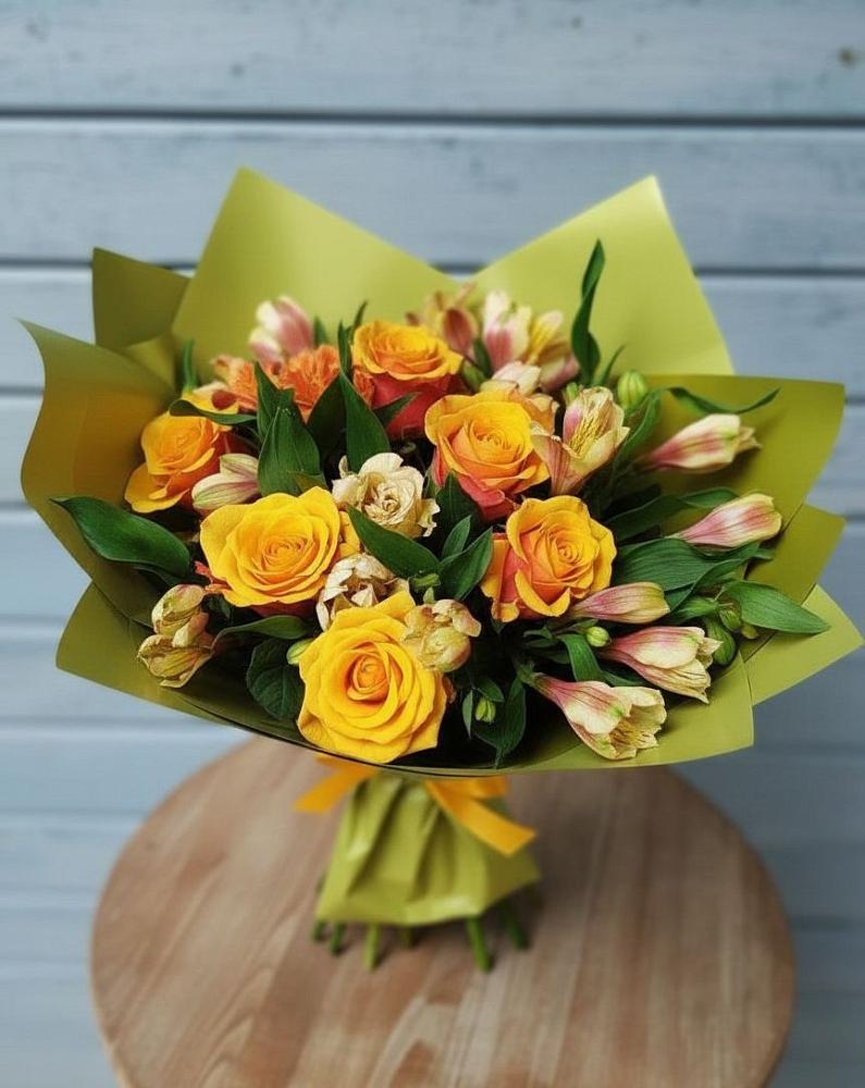 Букет цветов из: Альстромерии и Розы в Подтёсово