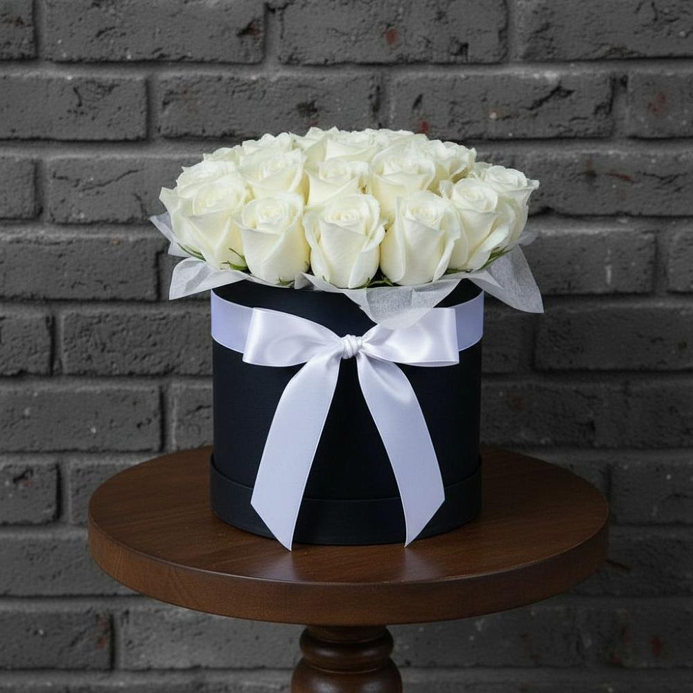 Цветочная композиция из Розы в шляпной коробке в Подтёсово