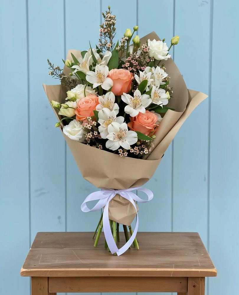 Букет цветов из: Альстромерии, Лизиантусы, Розы и Хризантемы в Подтёсово